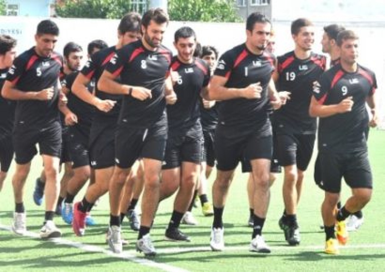 Y.ESENYURT SEZONU AÇTI