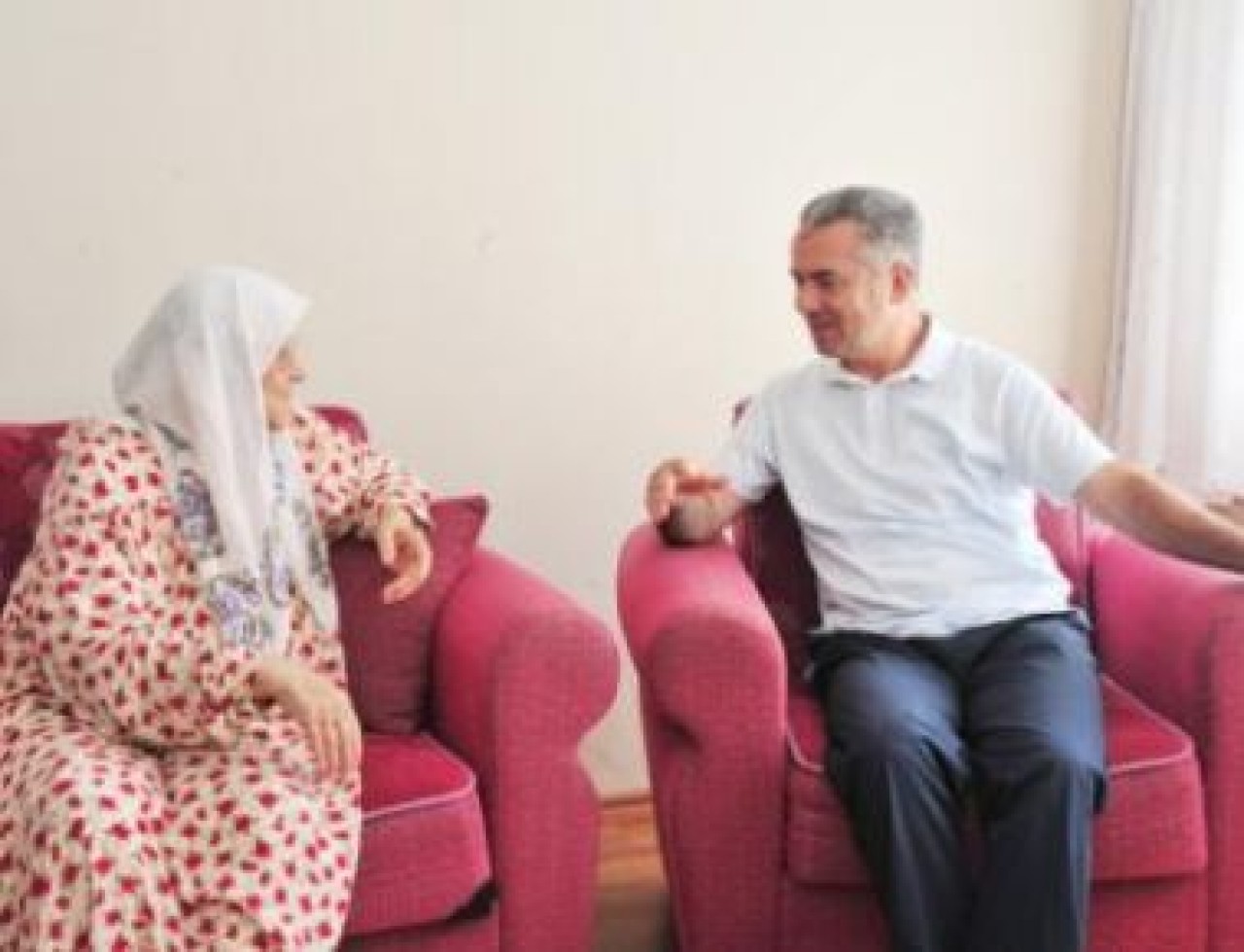 YAŞLI, HASTA VE GAZİLERE BAŞKAN ZİYARETİ