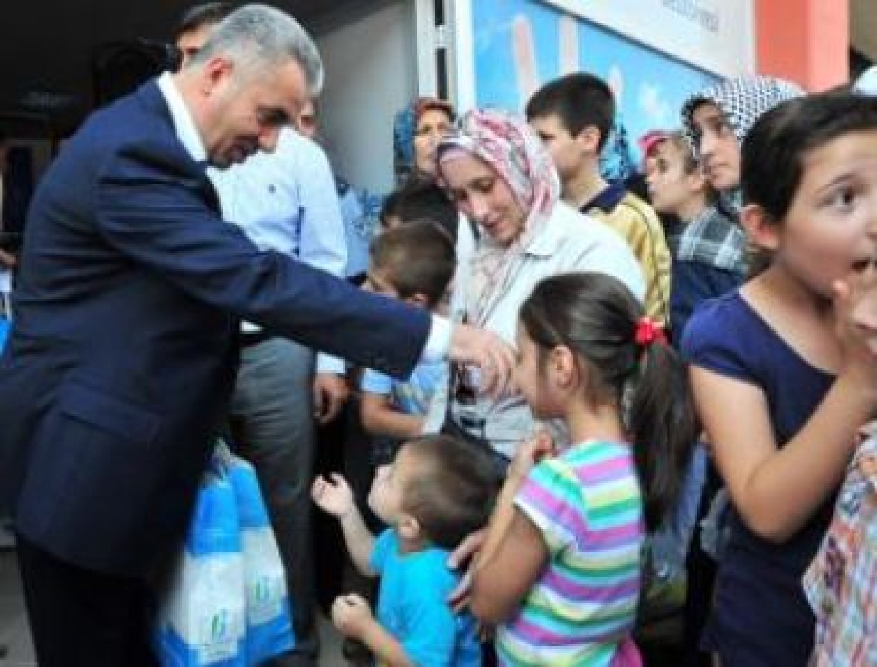 BAYRAMLIKLAR BAŞKAN AMCADAN…