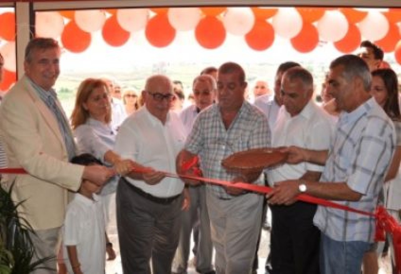 Ege market'in açılışını Cem Kara yaptı..