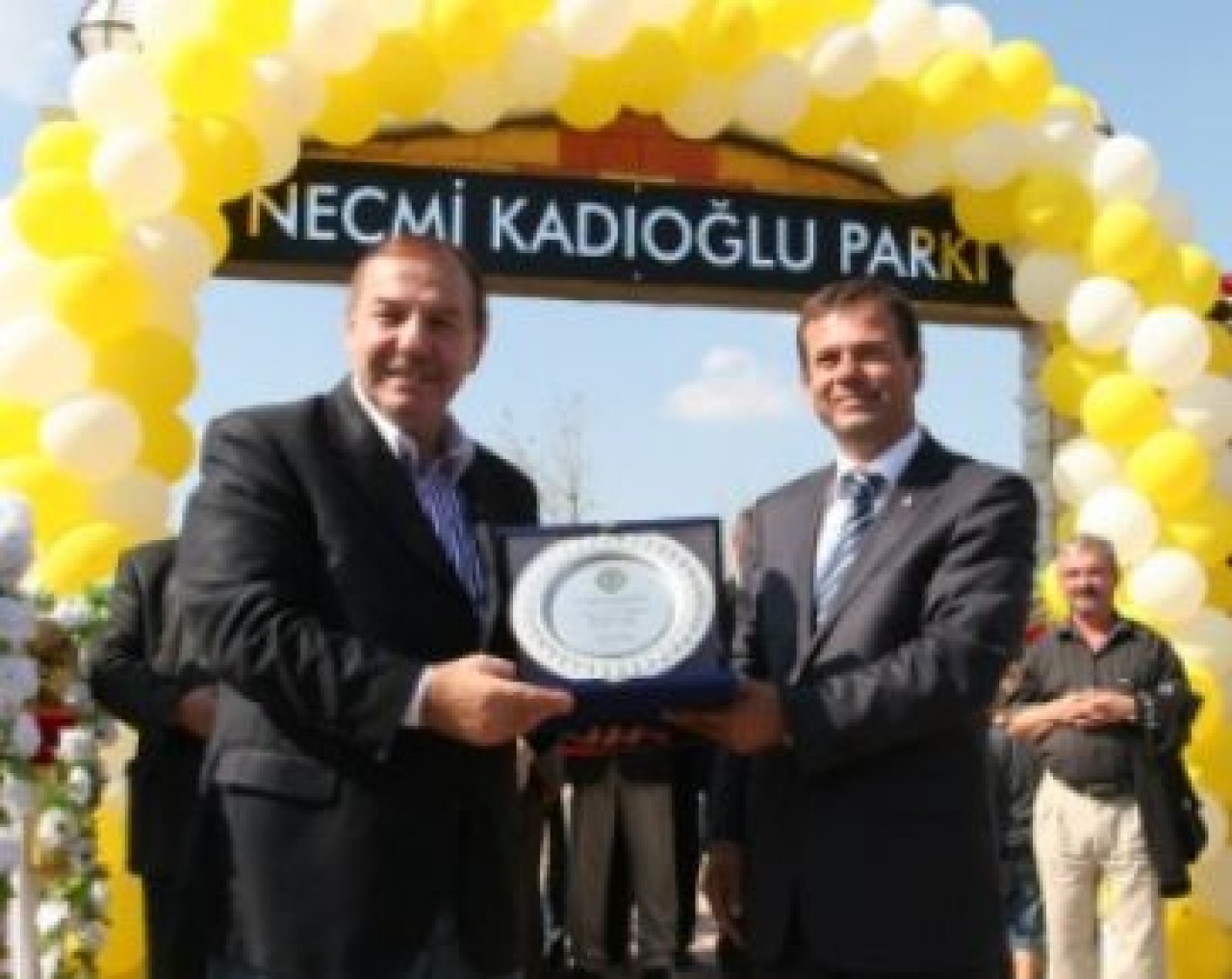 KARDEŞ BELEDİYE’YE HİZMET BİNASI