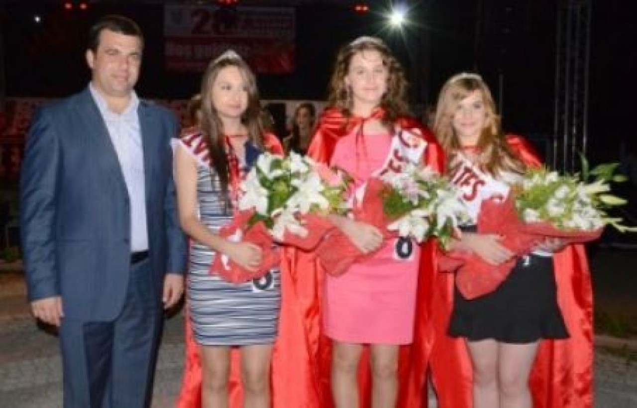 DEĞİRMENKÖY’DE DOMATESLER YARIŞTI