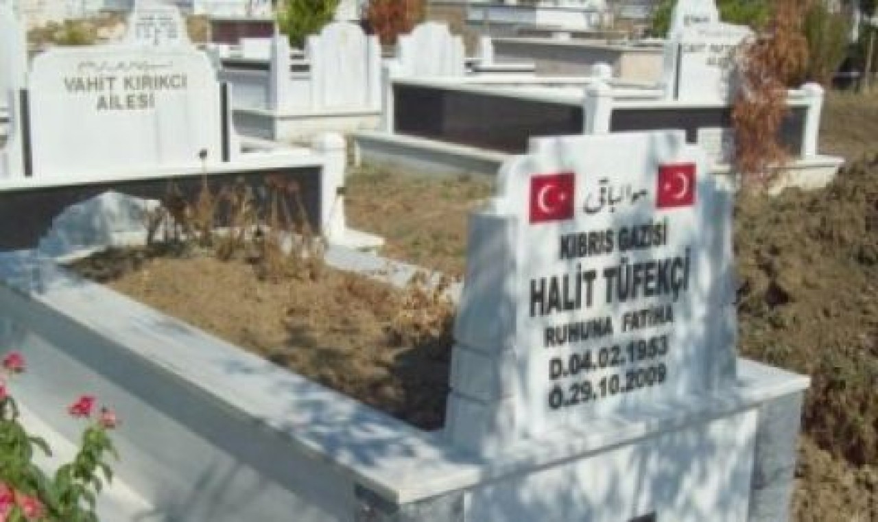 IŞIKLAR GAZİ MEZARLARINI YAPTIRDI