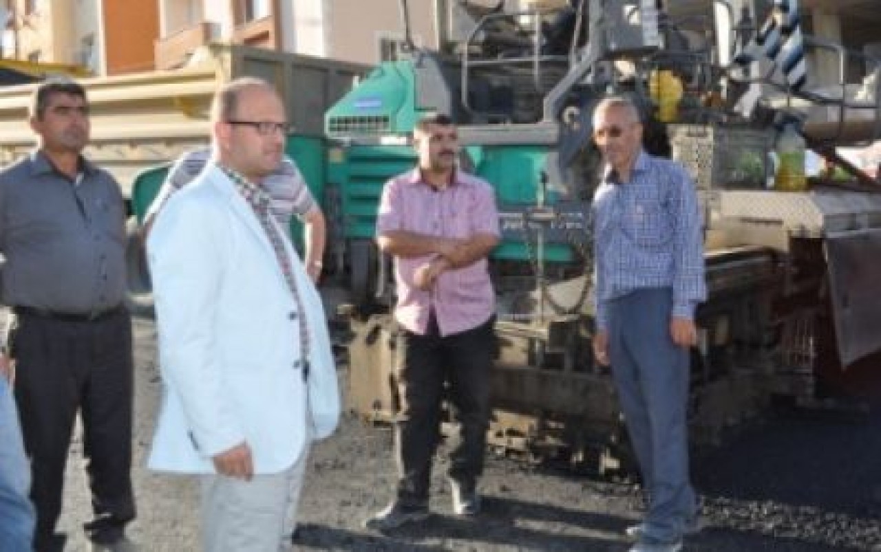 B.çekmece'de asfalt çalışmaları devam ediyor