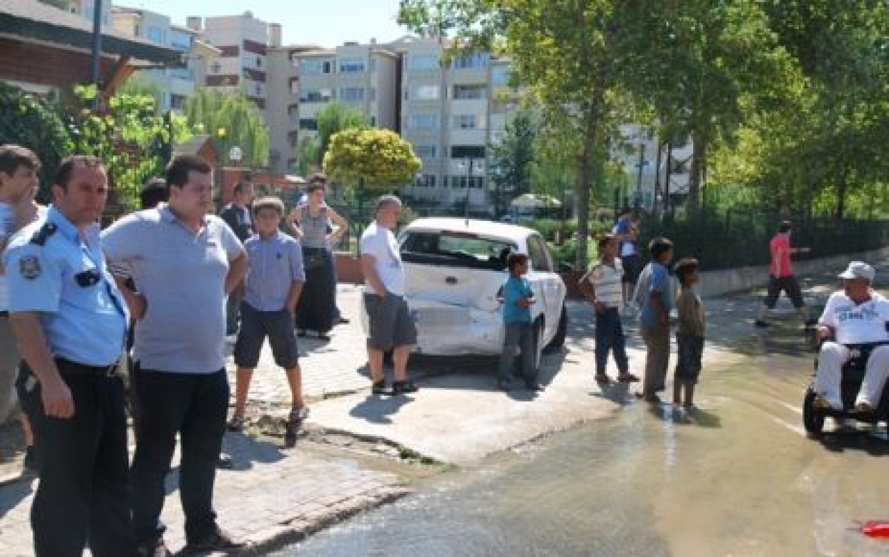 Işıklar kaza geçirdi