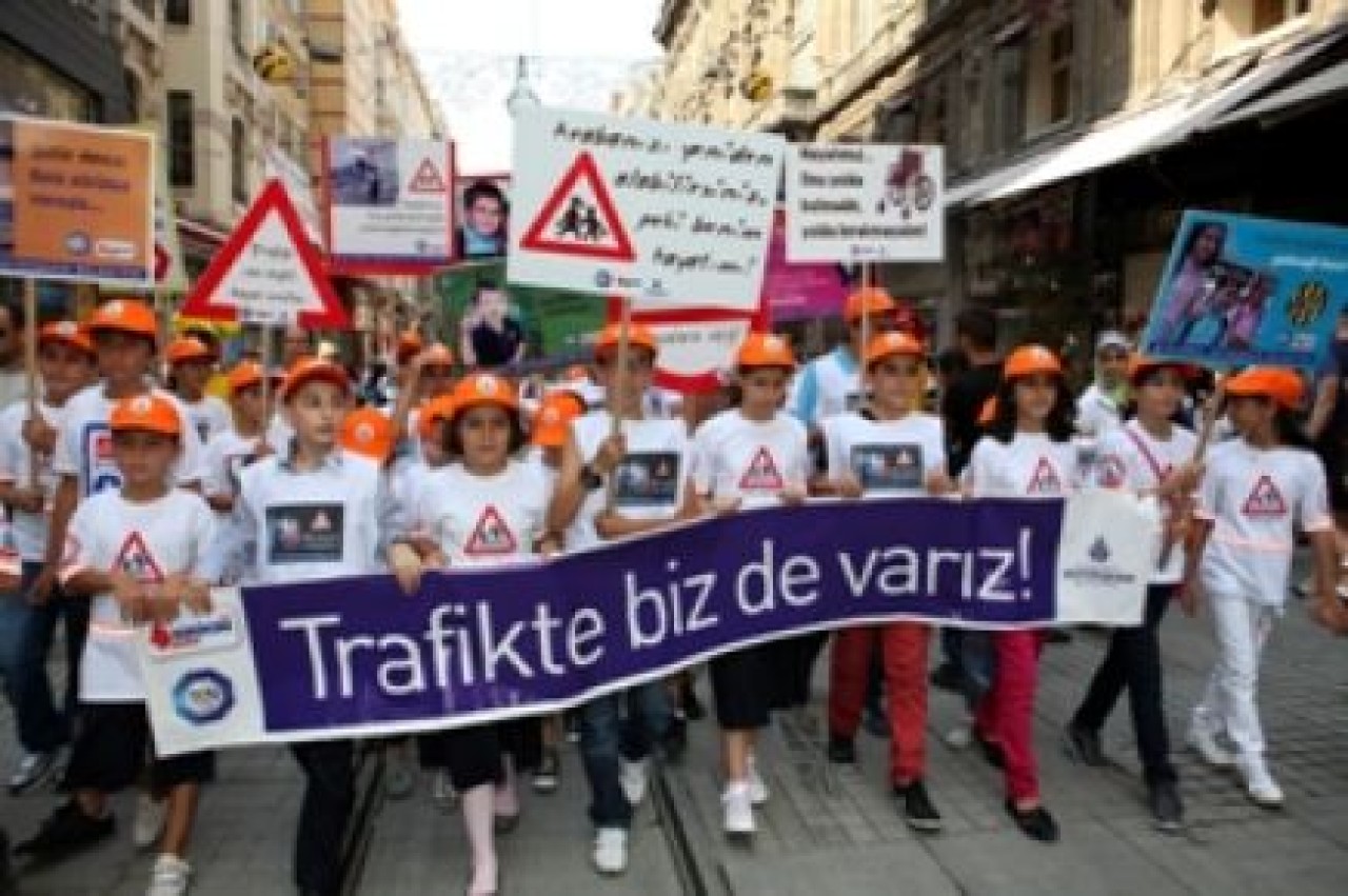 Şoför amca, trafikte biz de varız