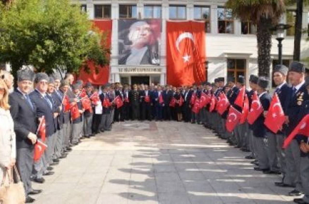 SİLİVRİ'DE GAZİLER GÜNÜ KUTLANDI