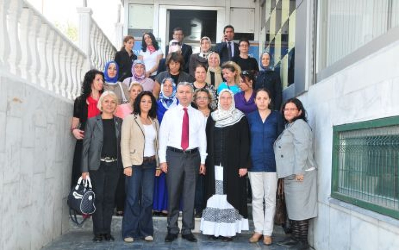 Kadınlara çalışmalarını anlattı