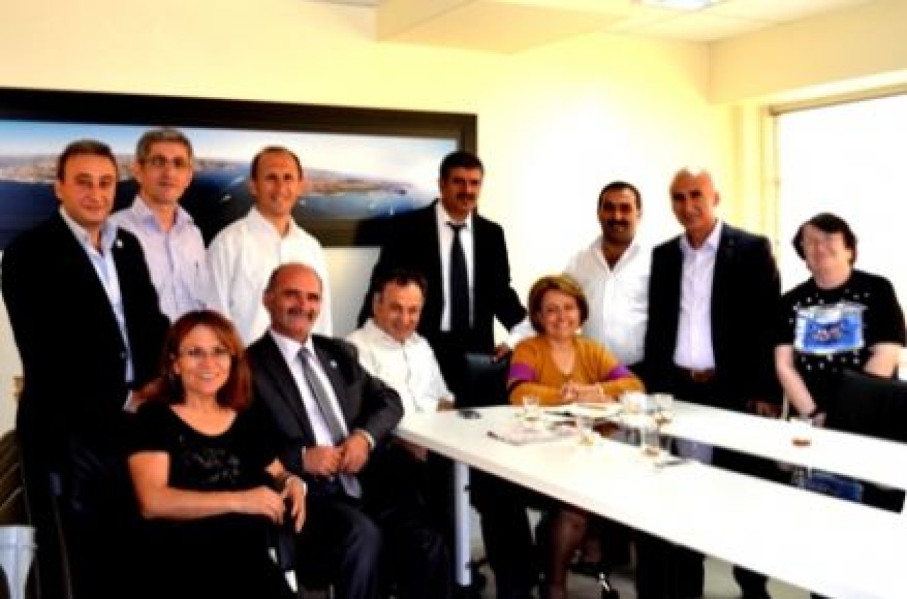 Esenyurt Beyaz Ay Genel merkezi ziyaret etti