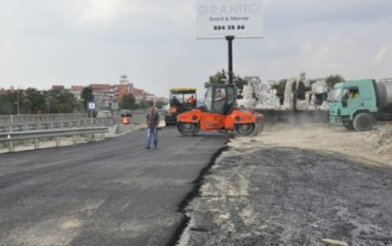 Kumburgaz’da asfalt çalışmaları devam ediyor