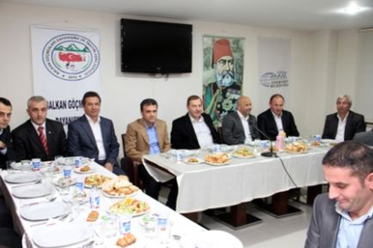 Kadıoğlu Balkanlılar ile yemekte buluştu