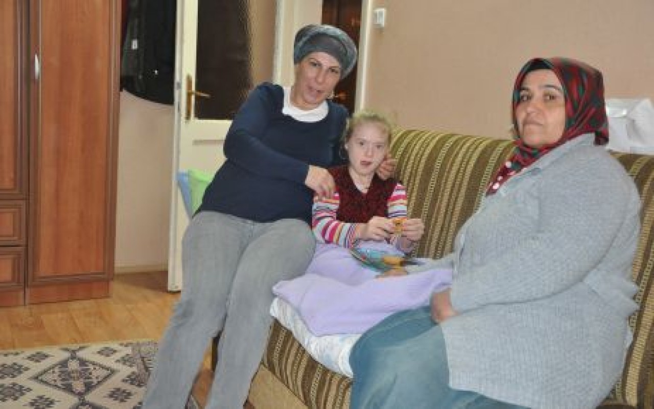 CHP’den Minik Ecem’e moral