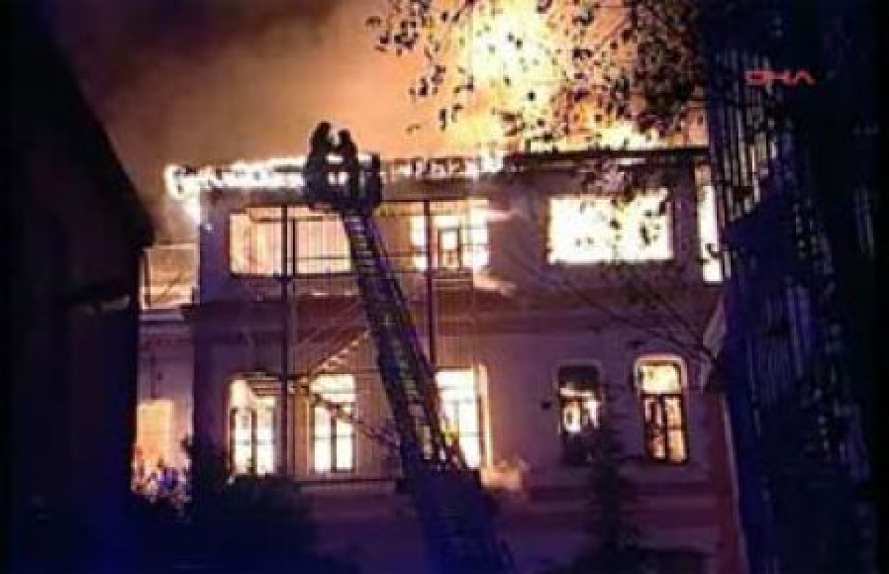 İl Milli Eğitim binası alev alev yandı