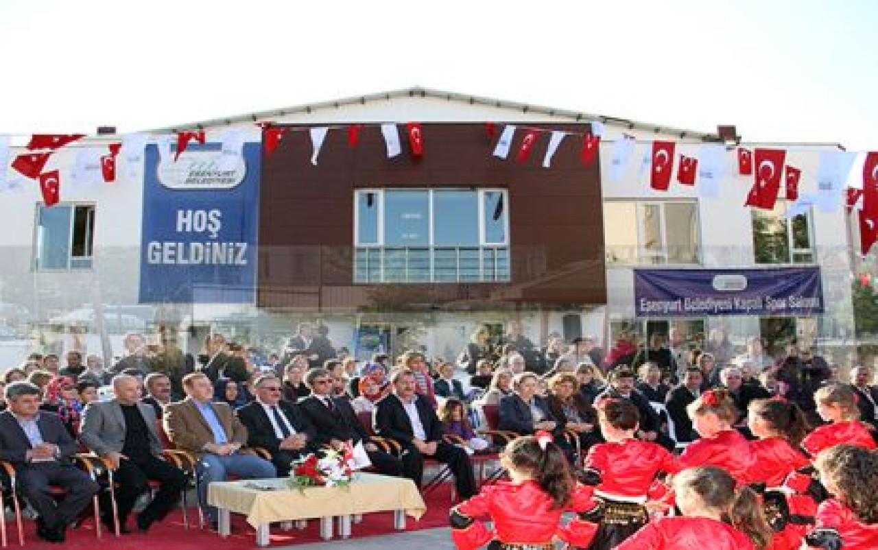 Atatürk Kapalı Spor Salonu Açıldı