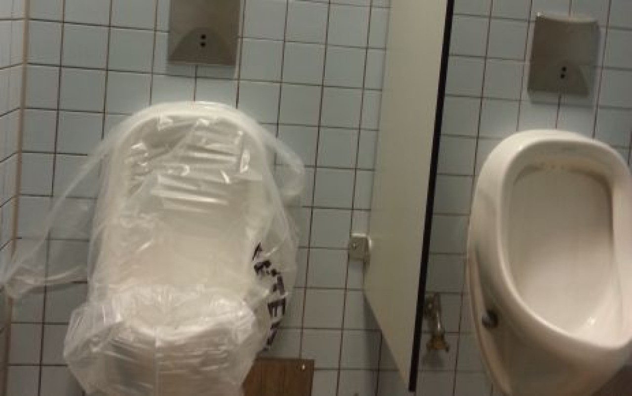 Almanlar 2 aydır WC tamiratını yapamadı?