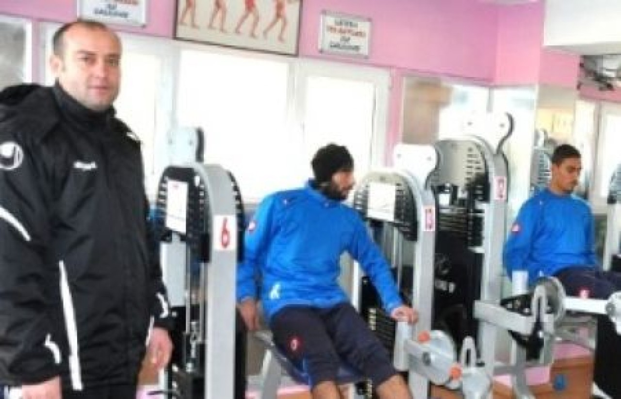 B.ÇEKMECE SALONDA ÇALIŞTI