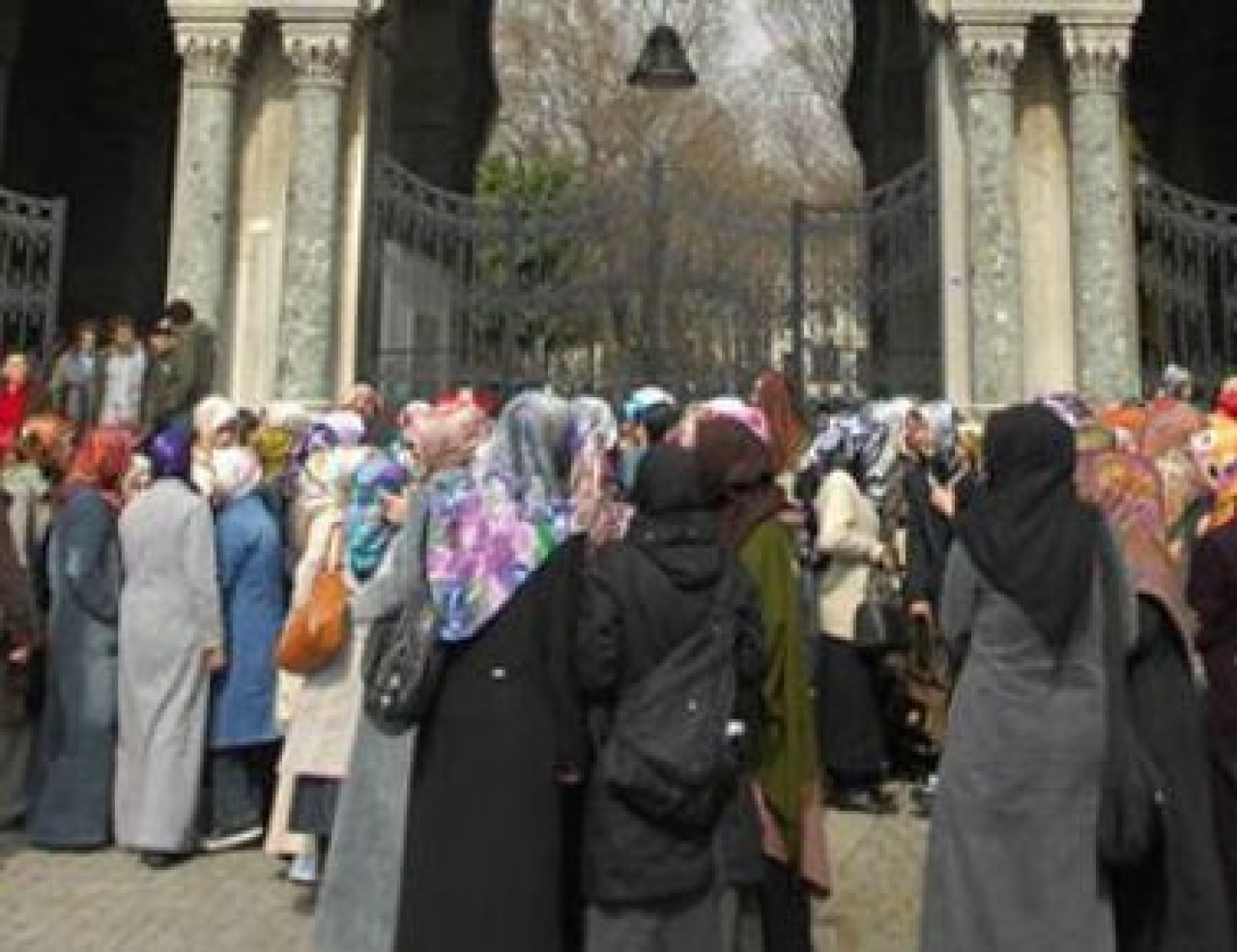 YÖK'ten 'başörtüsü' adımı