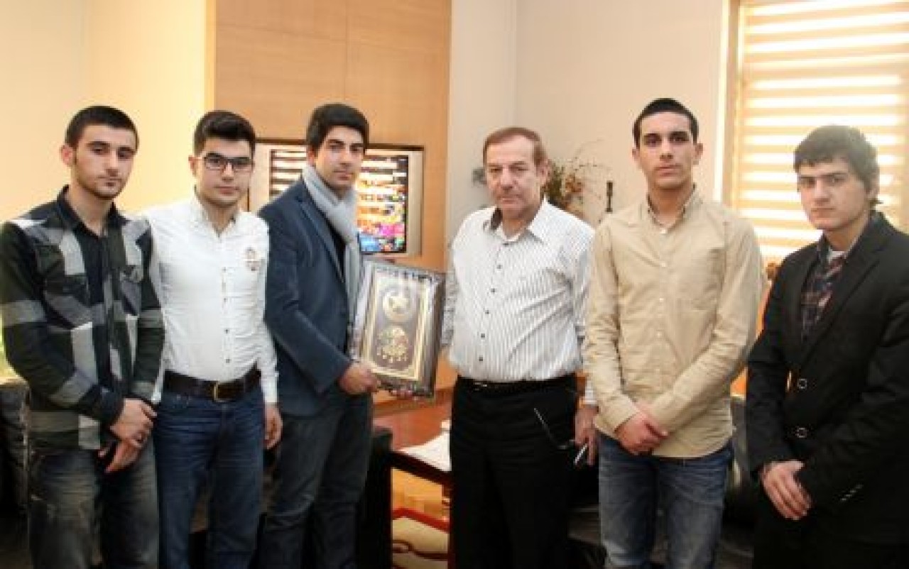 Fatih’in öğrencileri Kadıoğlu’nu ziyaret etti
