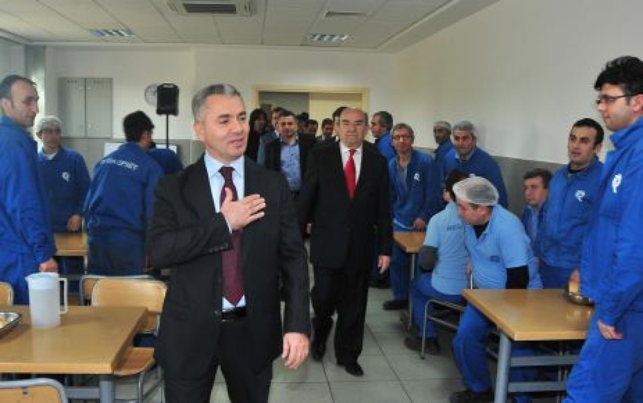 Fabrikalara elemanı belediye de sağlıyor