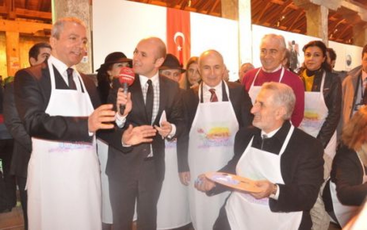 Rekorluk resim sergisinin startı verildi…