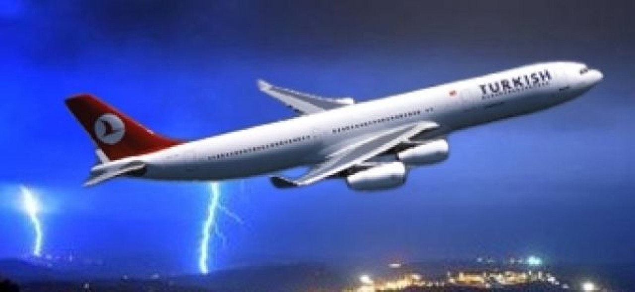 THY Uçağına Yıldırım Çarptı