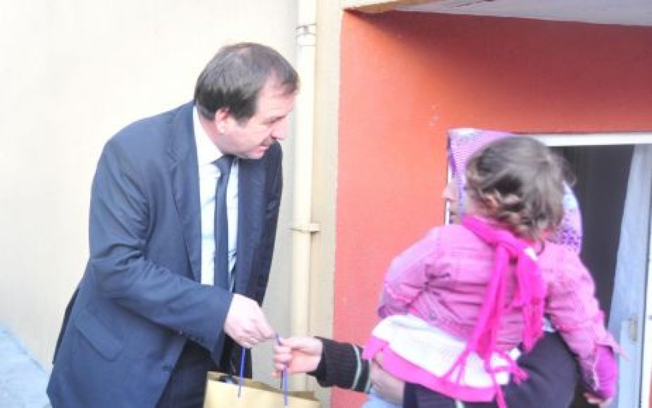 YARDIM PAKETLERİ, İHTİYAÇ SAHİPLERİNİ BULDU