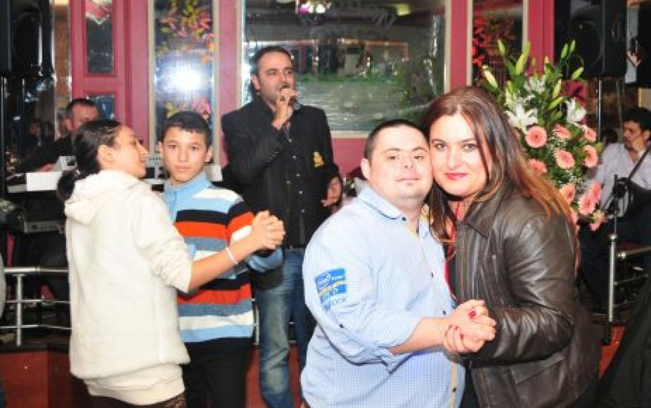 Engelli vatandaşları eğlendiren destek