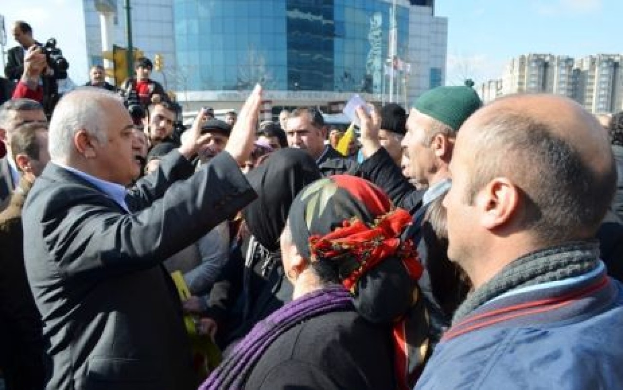 Tapu Mağdurları Belediyeye Yürüdü