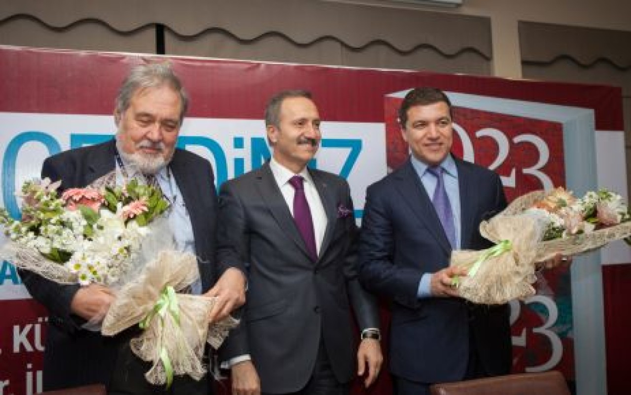 Prof dr. İlber Ortaylı’dan ‘cumhuriyet’in ilk yüzyılı’