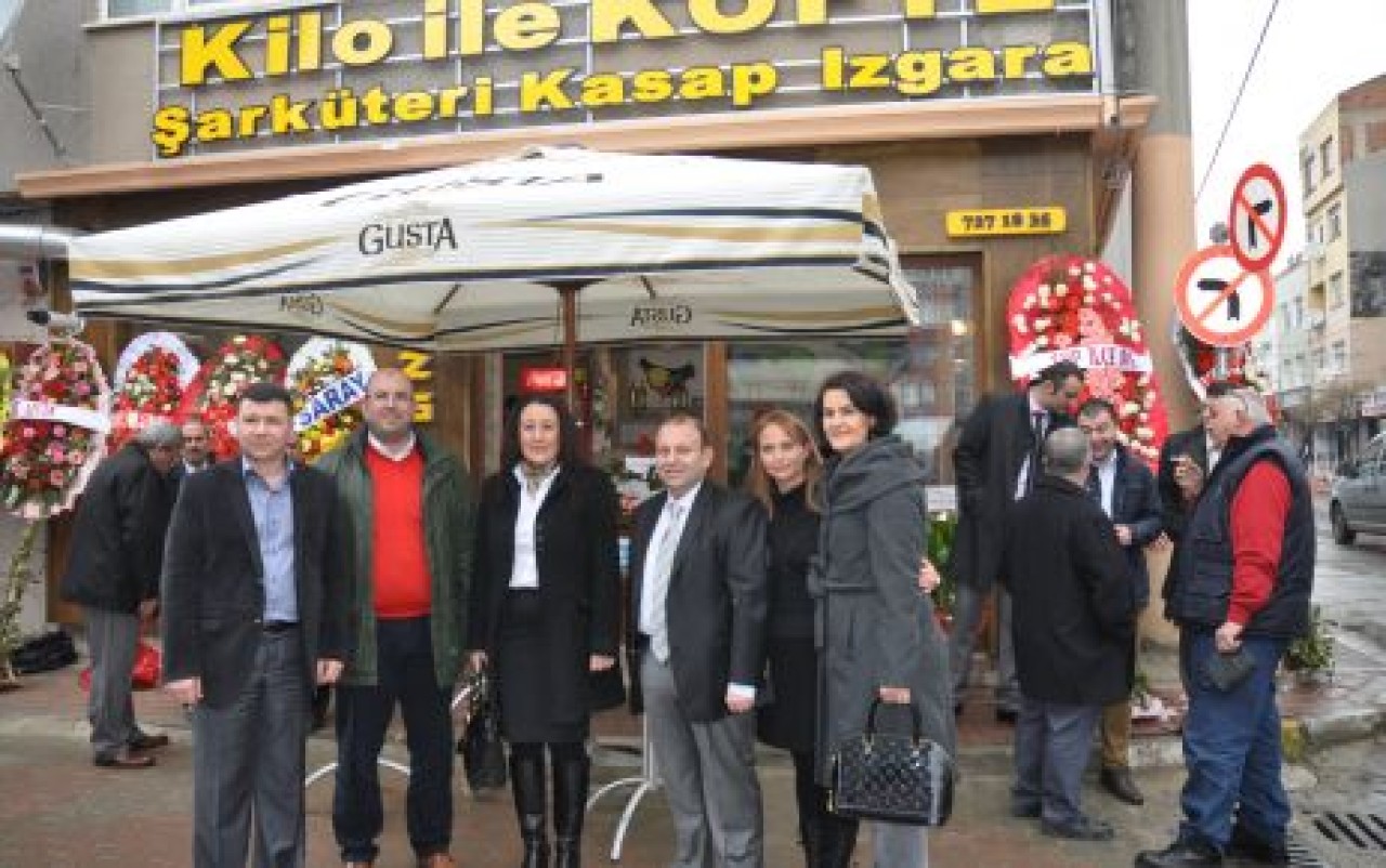 Cız Bız köfte yeni şubesini açtı