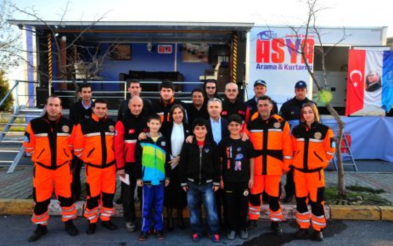 Deprem tırı'nı 5 bin kişi ziyaret etti