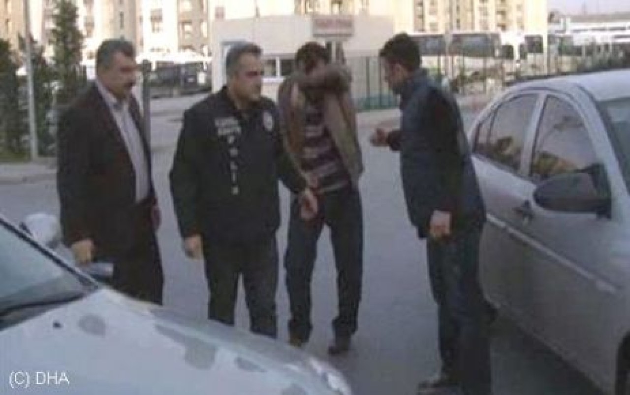 Dolandırdı, Bahise Yatırdı