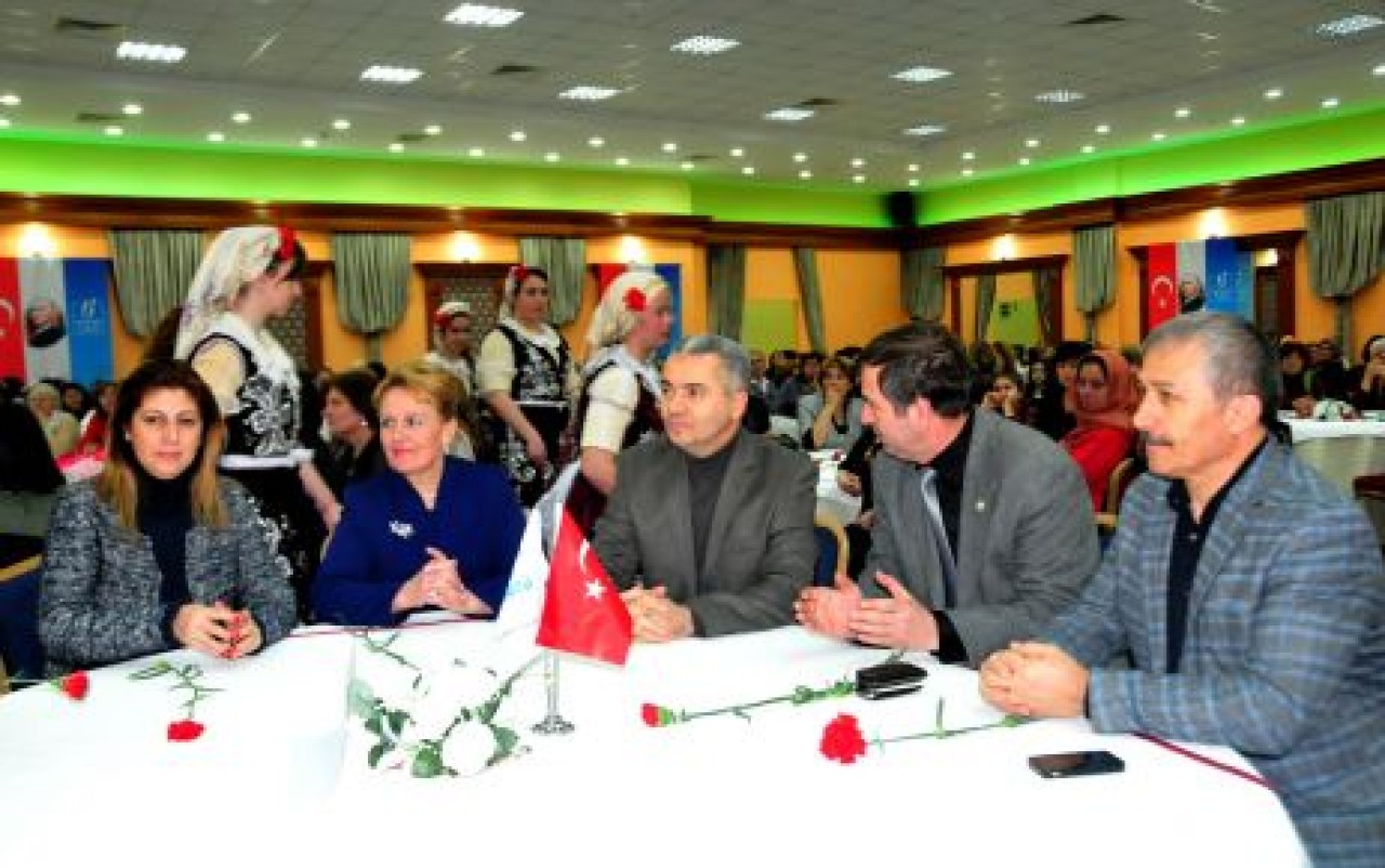 DÜNYA KADINLAR GÜNÜ KUTLAMALARI BAŞLADI