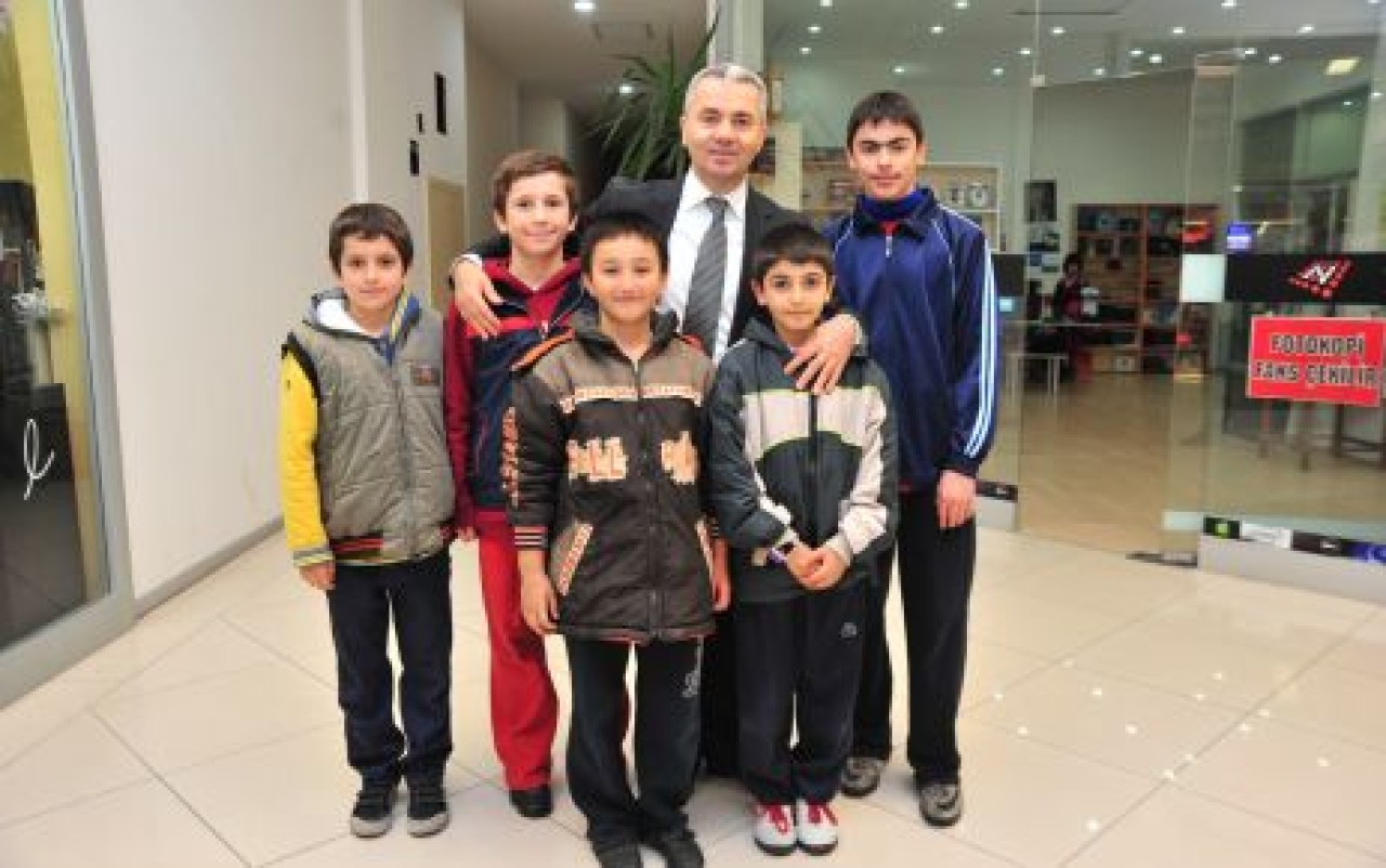 UZUN’UN YOĞUN MESAİSİ SÜRÜYOR