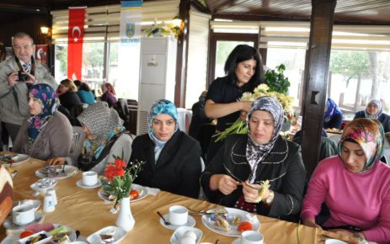 Tokat’lı kadınlara Kahvaltılı kutlama