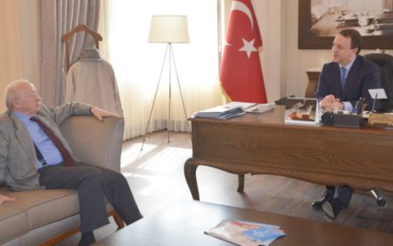 Oktay Ekşi’den Işıklar’a ziyaret