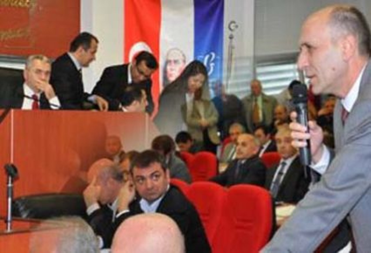 BEYLİKDÜZÜ MECLİSİNDE MHP VE CHP ÜSTÜNLÜĞÜ