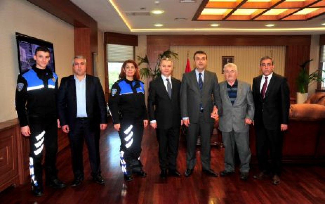 Yanmaz, Uzun'u makamında ziyaret etti