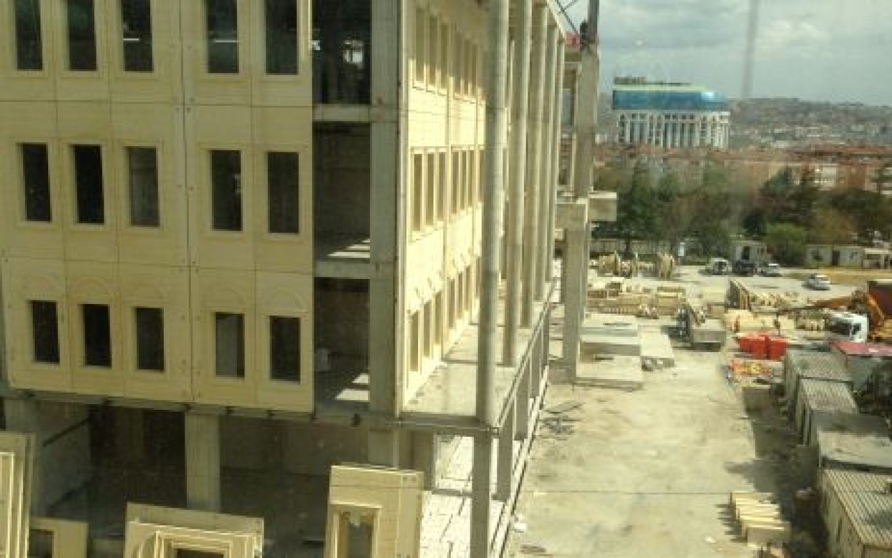 Bina açılmadan kısmeti açıldı