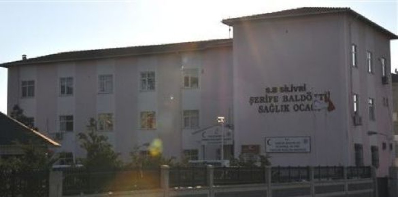 Silivri'deki Aile Sağlığı Merkezi Yıkılıyor