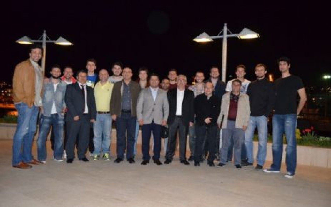 Kalko'dan basketbolculara yemek