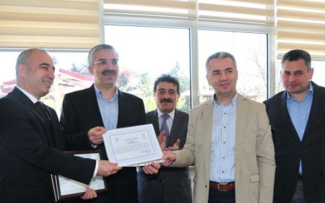 Tapu Kadastroya kalite ve teşekkür belgesi verildi