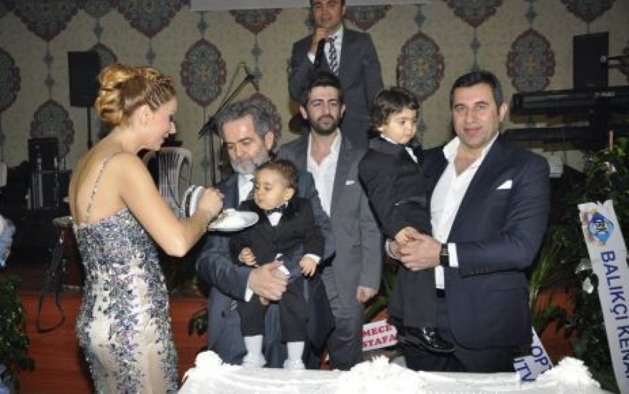 Tarakçı ailesinden görkemli düğün