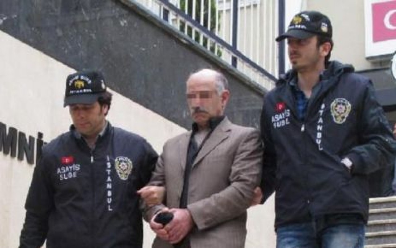 Oğlunu ağır yaraladı, korkan eşi 4. kattan atlayıp öldü