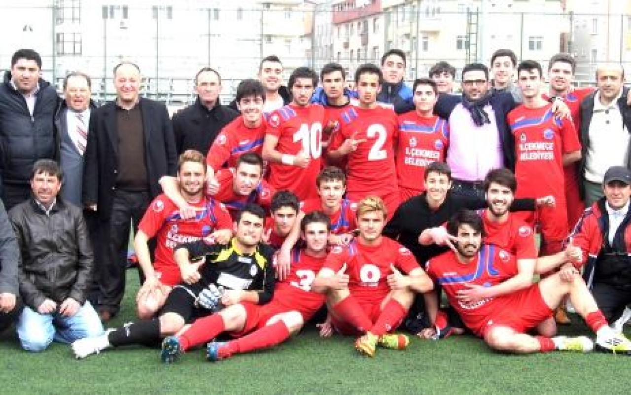 B.ÇEKMECELİ GENÇLER ZAFER SARHOŞU