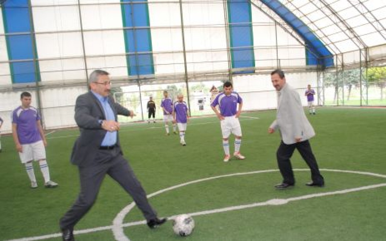 İl dernekler birliği futbol turnuvası başladı