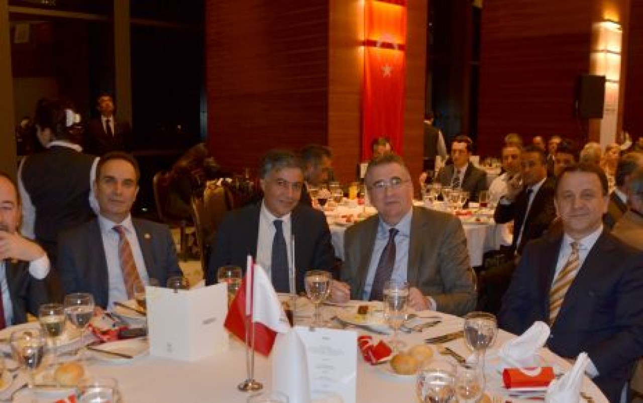 Işıklar Cumhuriyet Halk Evleri yemeğine katıldı