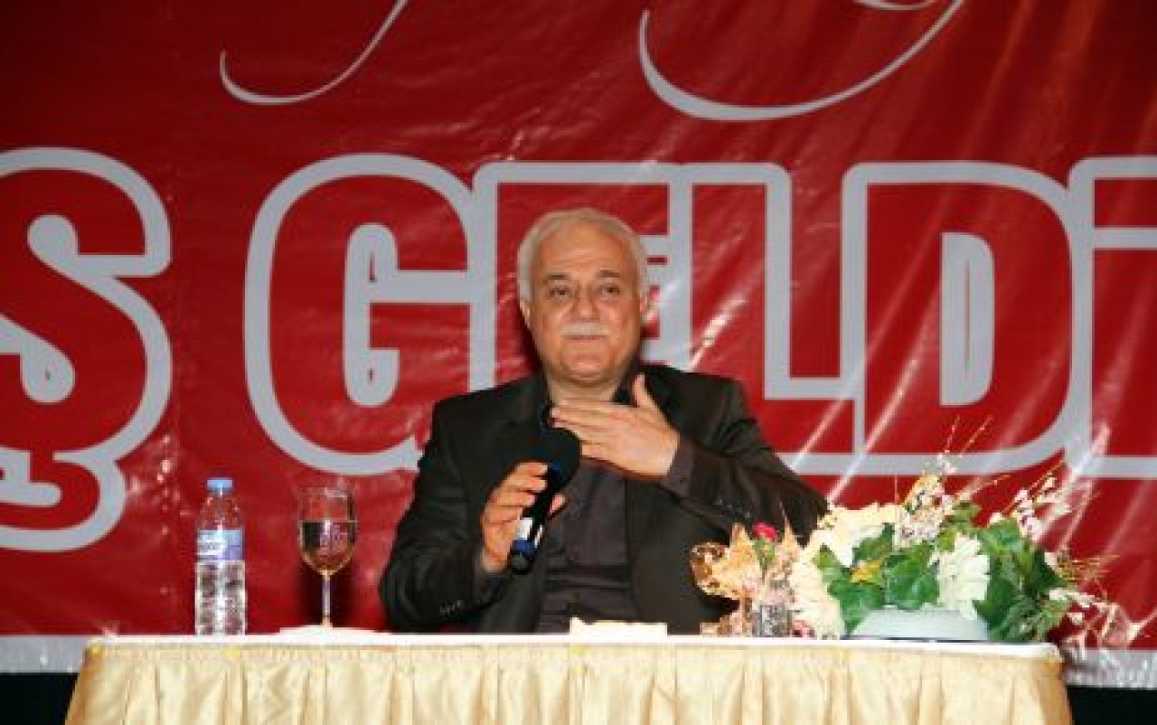 Hatipoğlu  Peygamber efendimizin hayatını anlattı