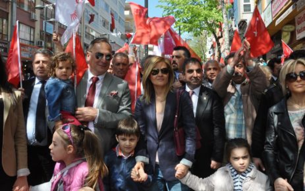 Binlerce çocuk Avcılar'da 23 Nisan’ı kutladı