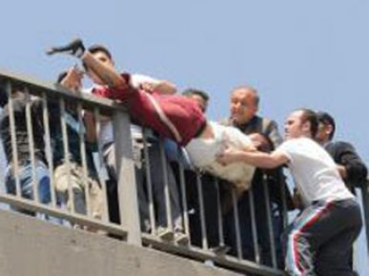 Ecel teri döktüren intihar girişimi